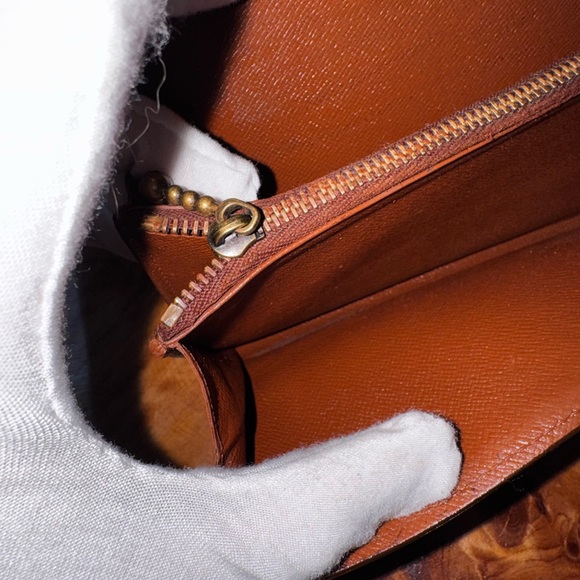 Louis Vuitton vintage 1996 Sarah monogram wallet converted Crossbody - Picture 10 of 17